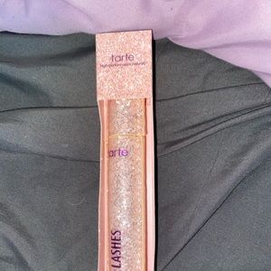 Tarte lights, camera, action